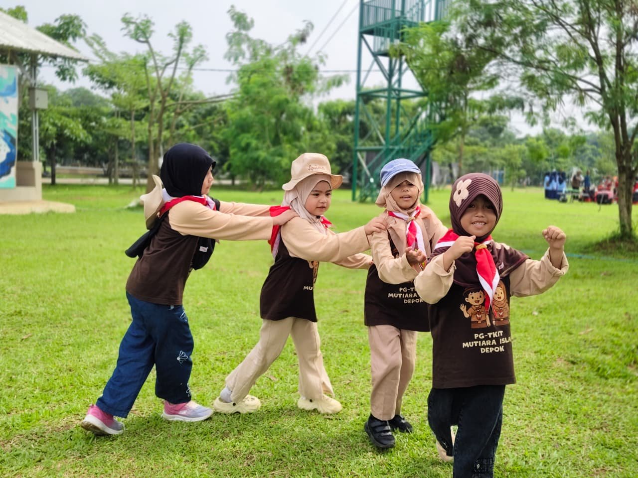 Keseruan Kegiatan Jambore TKIT Mutiara Islam di Kampung Goes
